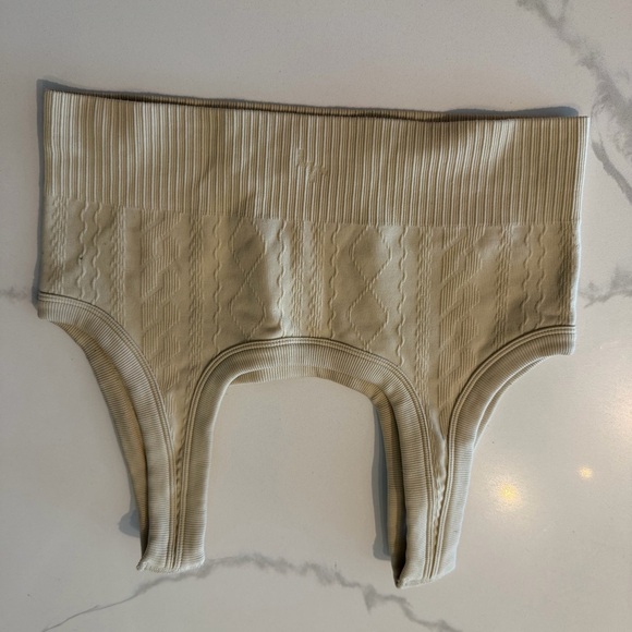 JoyLab Beige Ribbed Activewear Set - Picture 6 of 8